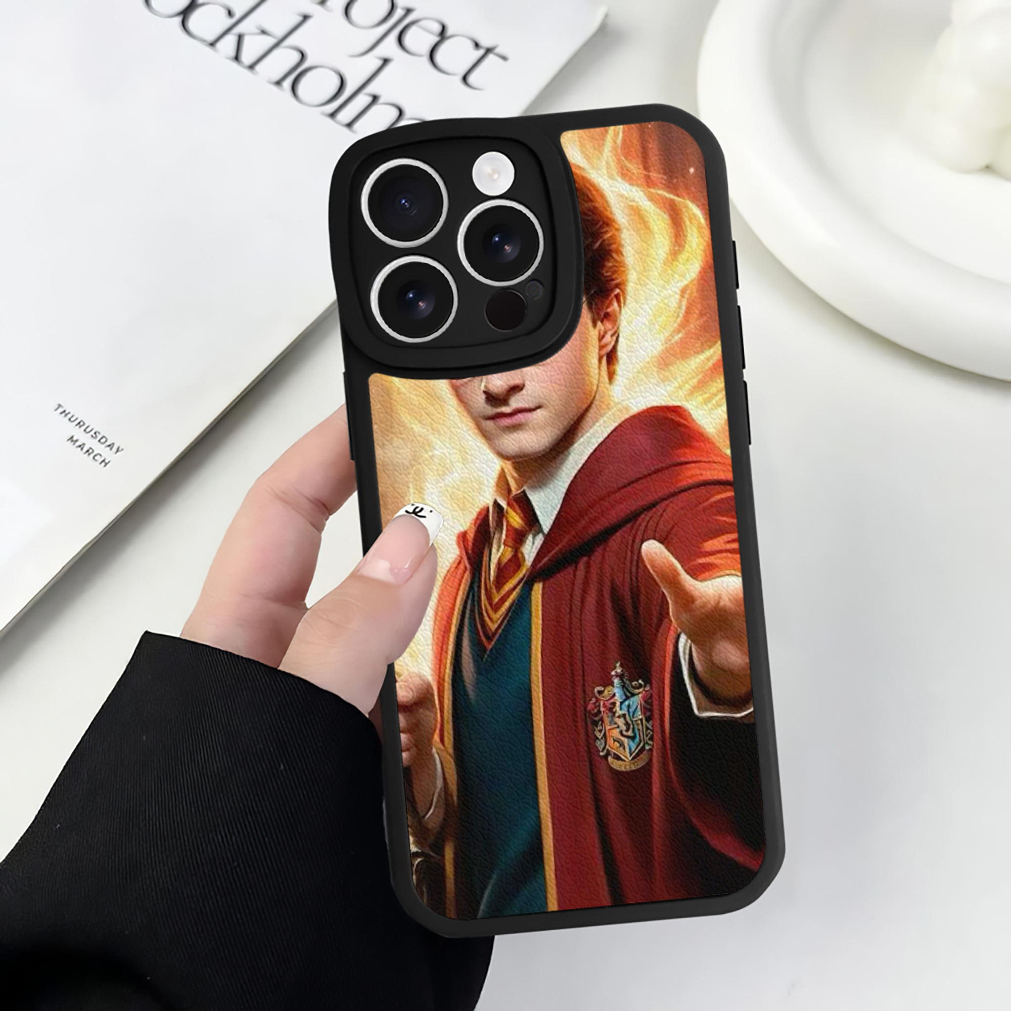 （画像用） Harry Potter ハリー・ポッターシリーズ 【iPhone 16シリーズ対応】シリコンスマホケース（レザー調） 材質：シリコン